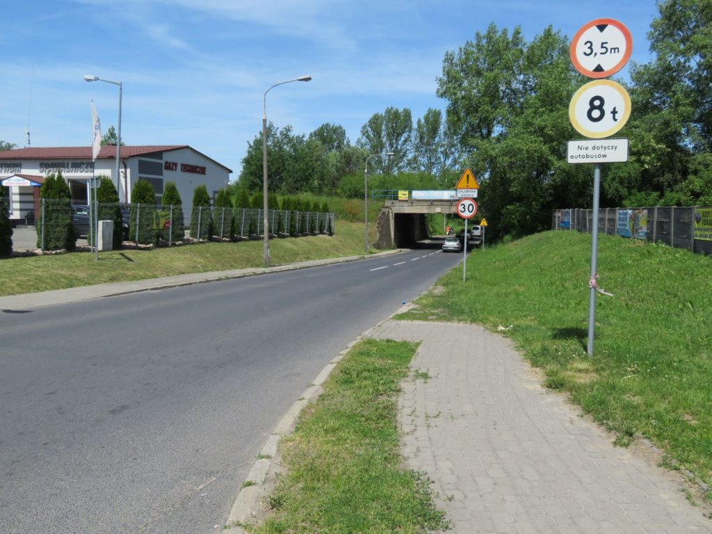 Ulica Pod Trzema Mostami w Gnieźnie przed rozbudową