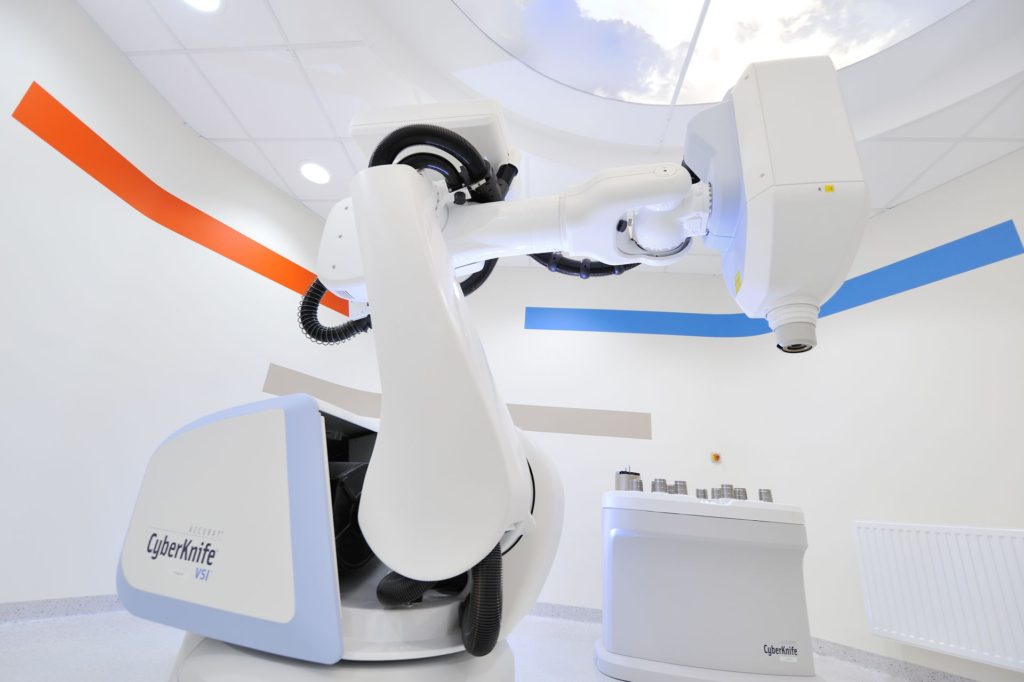 Wielkopolskie Centrum Onkologii jest jednym z czterech ośrodków onkologicznych w Polsce, które mają supernowoczesny cybernetyczny nóż do przeprowadzania skomplikowanych operacji onkologicznych. Fot. Archiwum WCO 