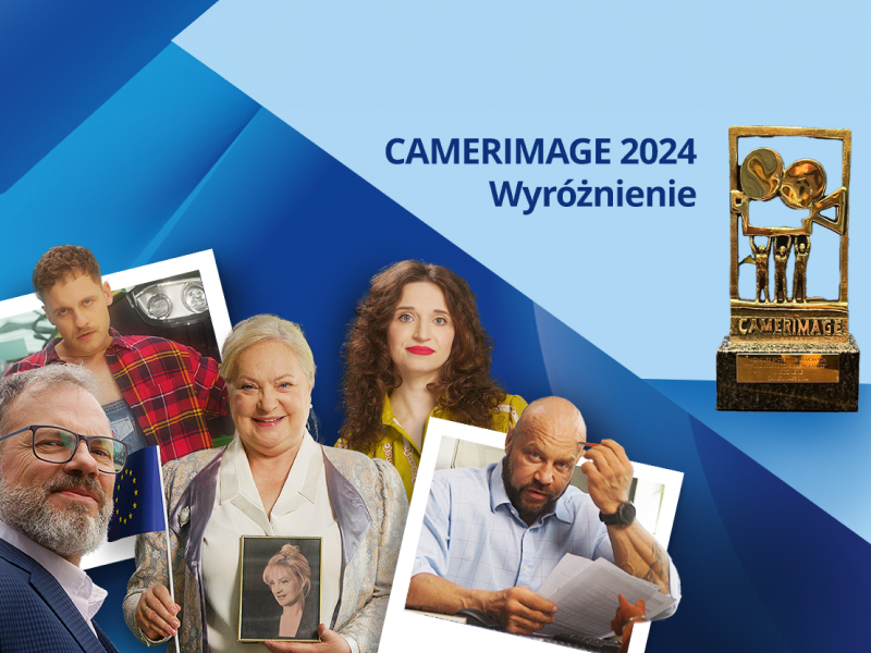 Grafika składa się z napisu „Cameraimage 2024” wyróżnienie na jasnoniebieskim tle oraz fotografii pięciu postaci na ciemnoniebieskim tle: młodego chłopaka na tle samochodu, młodej kobiety o długich ciemnych włosach, postawnego, brodatego mężczyzny drapiącego się ołówkiem po łysej głowie, starszej, uśmiechniętej kobiety trzymającej zdjęcie i flagę Unii Europejskiej oraz mężczyzny w średnim wieku w okularach i garniturze. Grafika pochodzi z archiwum Urzędu Marszałkowskiego Województwa Wielkopolskiego.